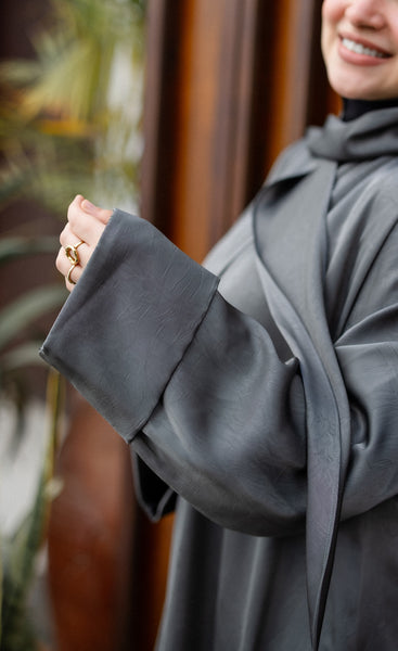 Prayer Abaya – Noor